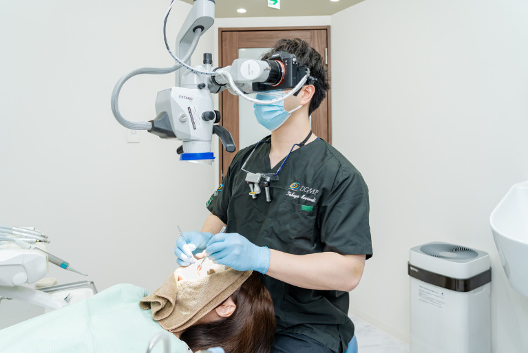 マイクロスコープを用いる精密な審美治療