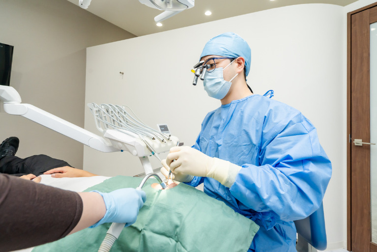 インプラント埋入手術（一次オペ）